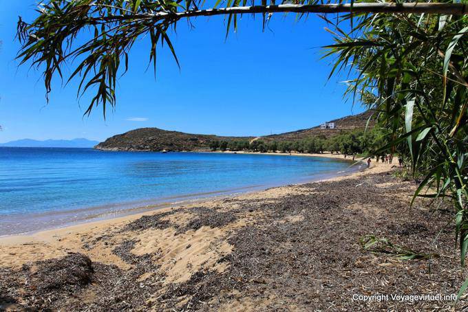 Serifos, otro punto de vista sobre la playa de Livadakia - Grecia