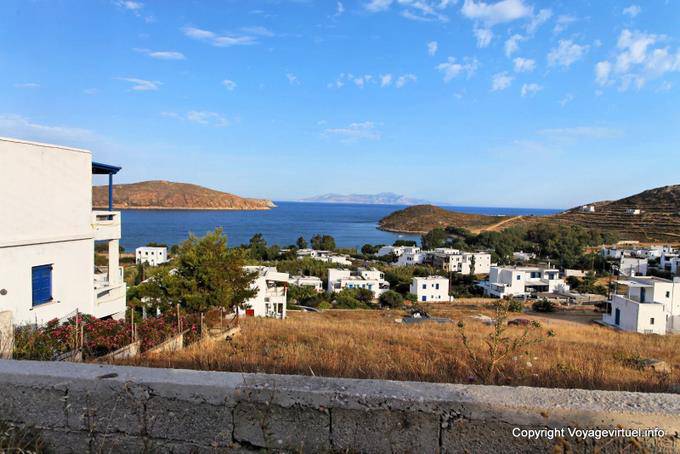 Serifos, Livadi frente Sifnos - Grecia