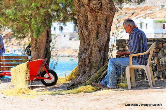 Sifnos, Faros, ravaudeur neto - Grecia