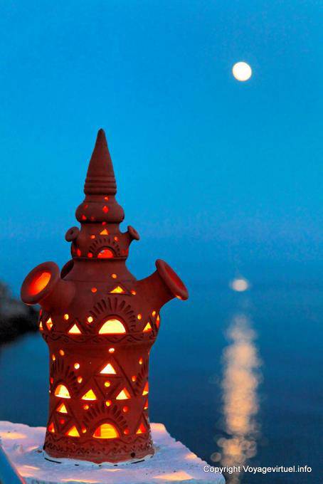 Sifnos Panagia Chryssopigi, luna llena - Grecia