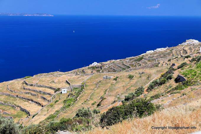Sifnos, Poulati granjero paisaje alrededor - Grecia