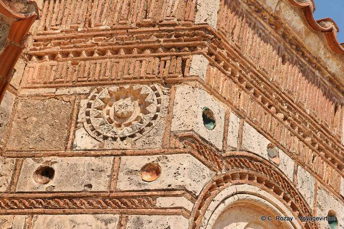 Detalle de la pared antigua de la Iglesia de Koimesis, Argolides - Grecia