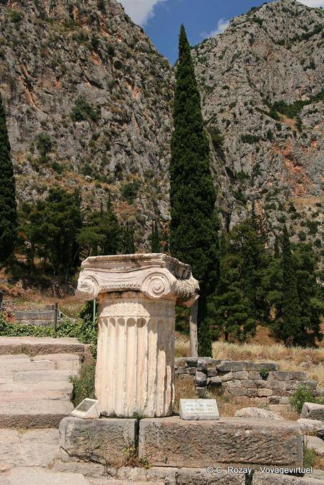 Iónica del capital, Delphi - Grecia