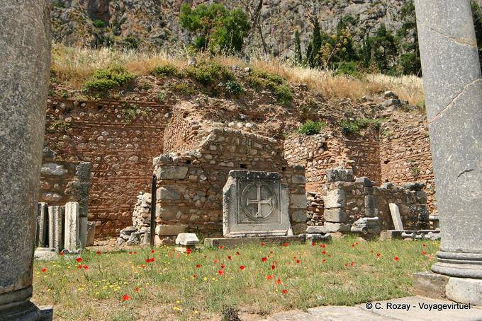 Ofrenda votiva de la argivos, Argos Reyes, Delphi - Grecia