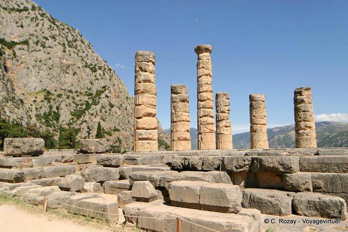 Columnas del templo de Apolo, Delphi - Grecia