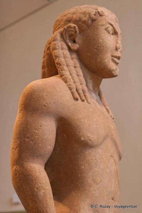 El Argos Kouros de perfil, Delphi Museum - Grecia