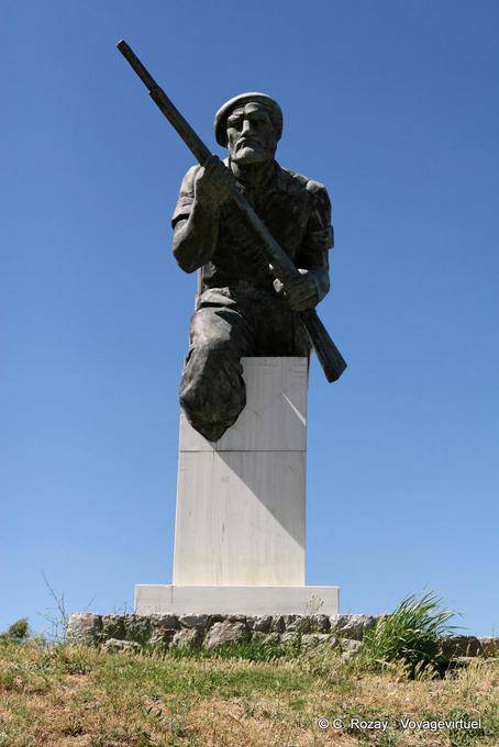 Estatua del monumento, Galaxidi - Grecia