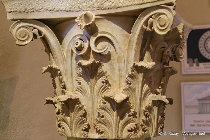 Corinthian capital, Museo de Epidauro - Grecia