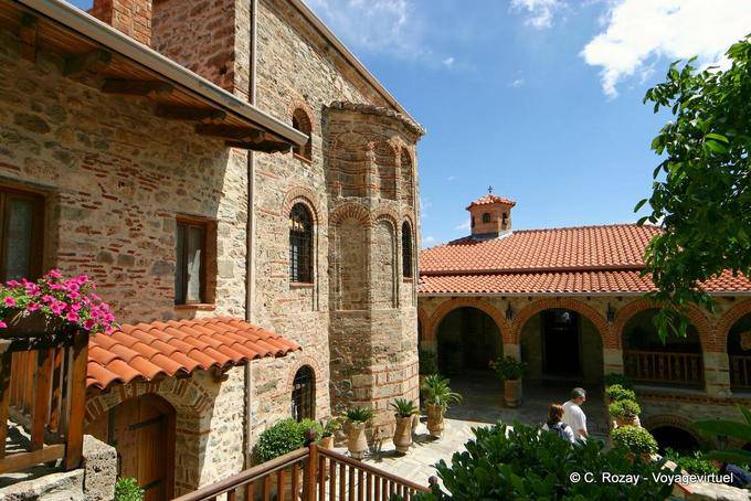 Paseo en el Monasterio de la Transfiguración del Salvador, Meteora - Grecia