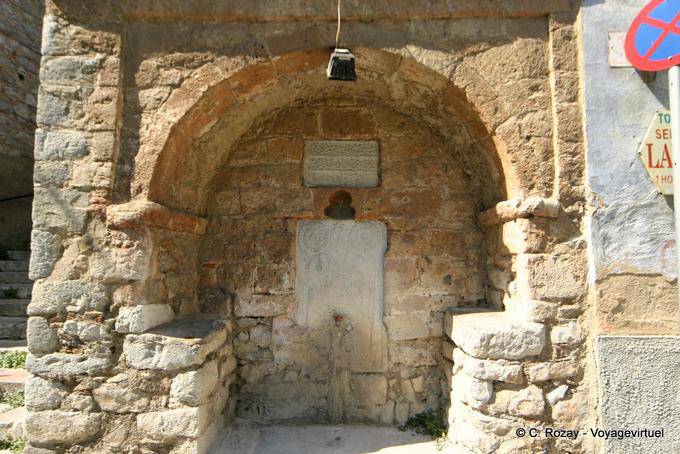 Otra fuente antigua, Nafplion - Grecia