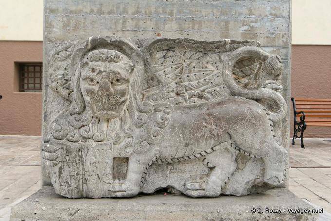 El león de Venecia entronizado en Nafplion - Grecia