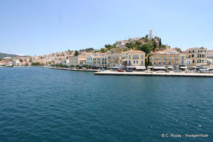 Los muelles que lleguen en barco, Poros - Grecia