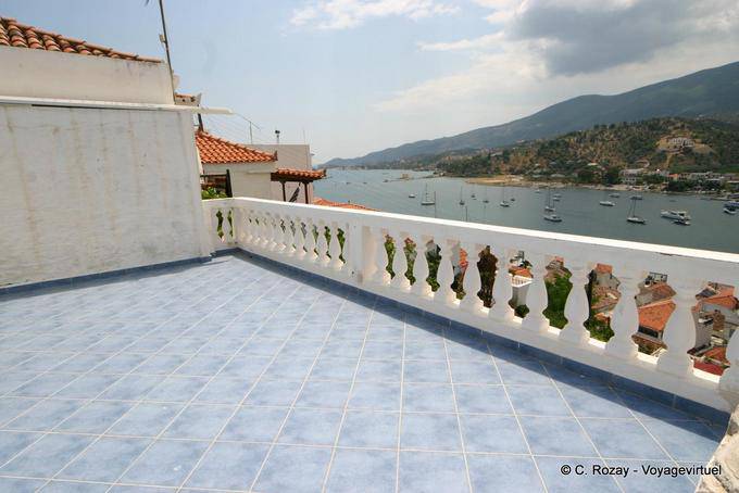 Costa Kalavria desde las alturas, Poros - Grecia
