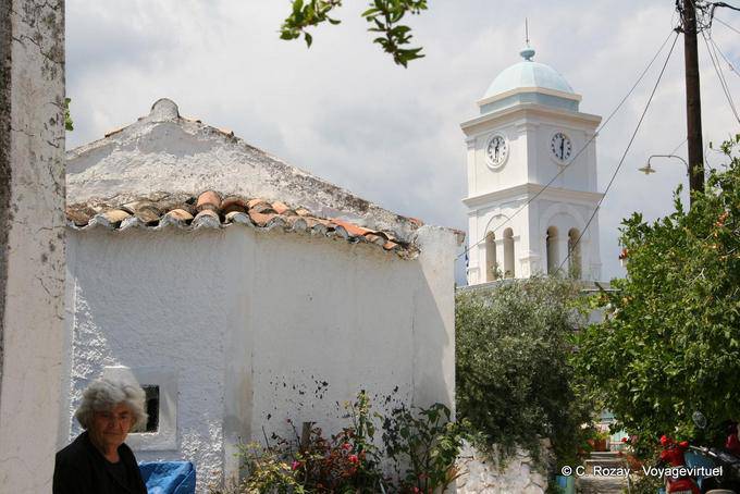 Residente y la torre del reloj, Poros - Grecia