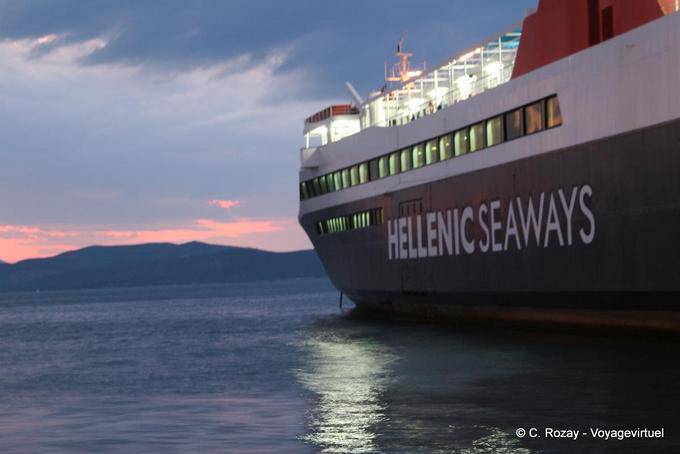 Ferry Hellenic Seaways, Poros - Grecia