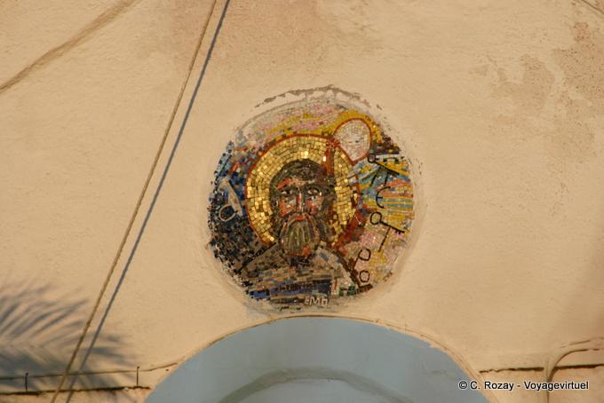 Mosaico en la fachada de una capilla, Cabo Sunion - Grecia