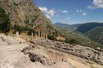 Panorama del templo de Apolo, Delphi, Grecia.
