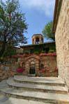 Fuente y floral, monasterio Metamorfosis, Grecia.