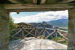 Balcón con vistas a Kastraki, el monasterio de La metamorfosis, Meteora, Grecia.