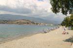 Sin embargo, playa tranquila, Poros, Grecia.