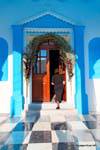 Sifnos, Apollonia, entrada de la iglesia de Agios Spiridon, Grecia.