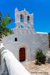 Sifnos, iglesia Kastro en el centro del pueblo, Grecia.