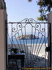 Ilot detrás de una puerta, Hydra, Grecia.
