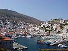 Vista del puerto de Hydra de la fortaleza, Grecia.