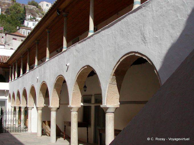 Salas de juego de la Dormición, Hydra - Grecia
