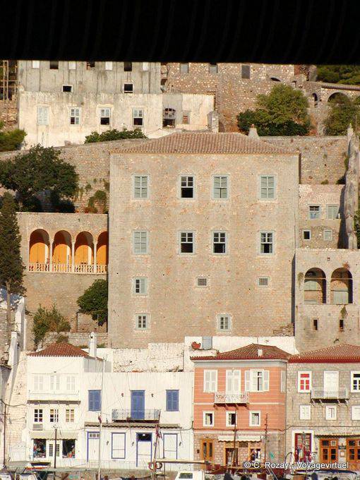 Casa solariega con arquitectura tradicional, Hydra - Grecia