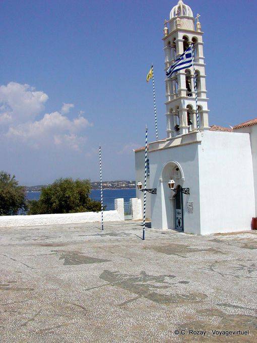 Campanario y entrada al monasterio de Agios Nikolaos, Spetses - Grecia