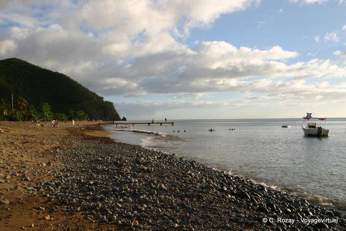Playa de piedras volcánicas, Guadalupe - Guadalupe