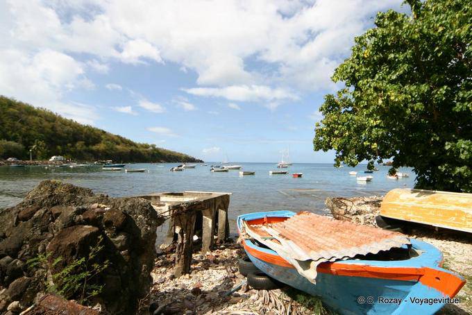 Barcos ubicado en la Anse humectación anticiclónico a la barca - Guadalupe