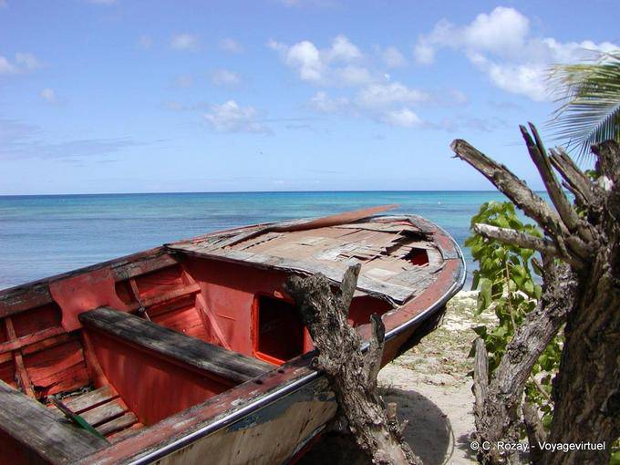 Viejo barco varado, Anse Souffleur - Guadalupe