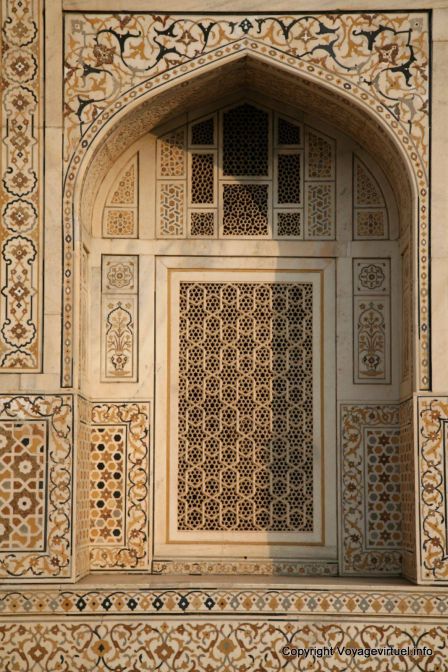 Agra Baby Taj Itmad Ud Daulah Tomb - India