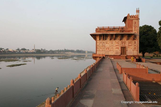 Agra Baby Taj Itmad Ud Daulah Tomb - India