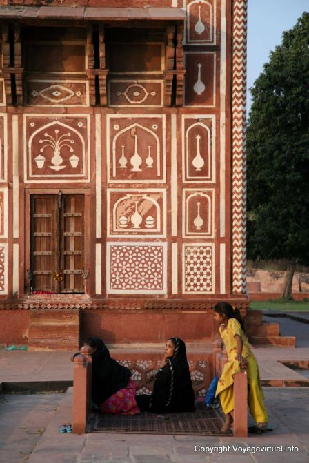 Agra Baby Taj Itmad Ud Daulah Tomb - India