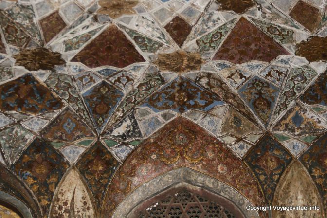 Agra Baby Taj Itmad Ud Daulah Tomb Plafond Colors - India