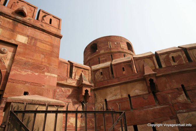 Agra Fort Rouge Amar Singh Pol Creneaux - India