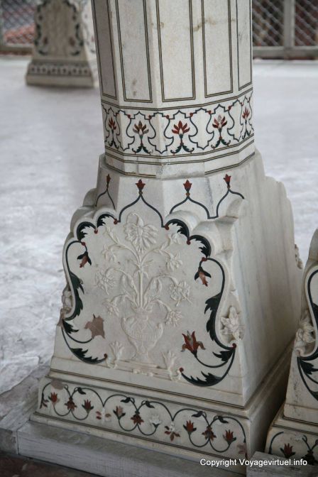Agra Fort Rouge Diwan I Khas Pied De Pilier - India