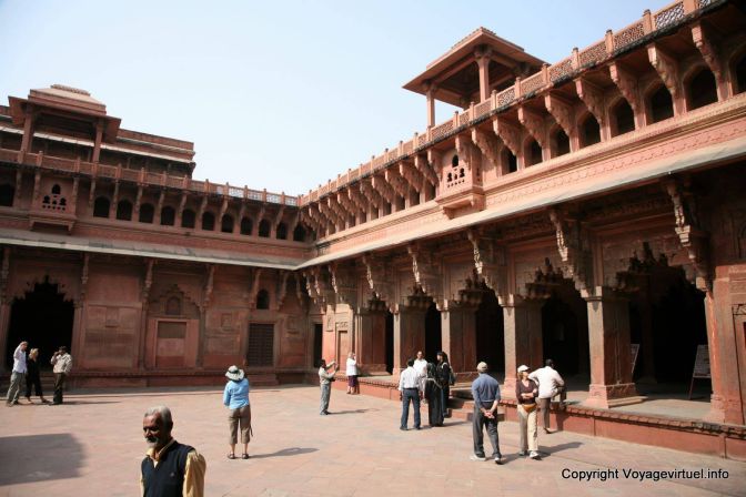 Agra Fort Rouge Jahangir Palace - India