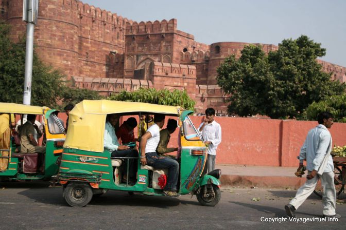 Agra Fort Rouge Tuk Tuk - India