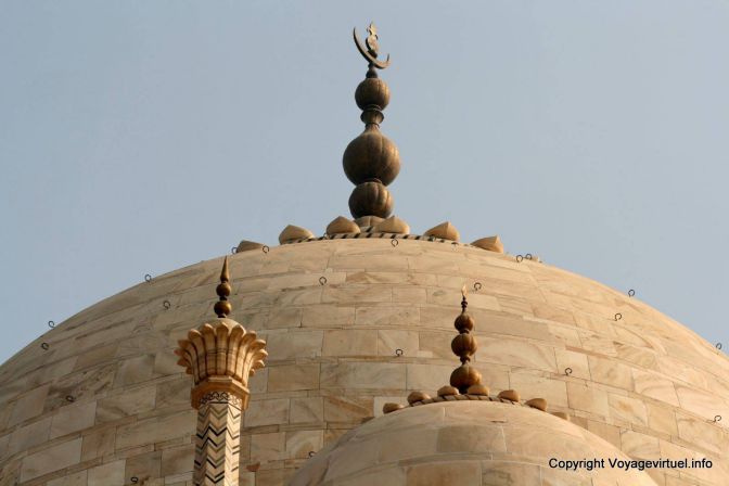 Agra Taj Mahal Domes Lotus Design - India