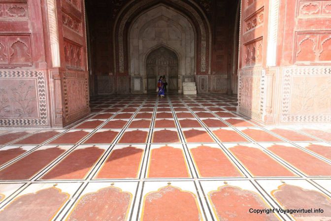 Agra Taj Mahal Mosque Masjid Mirhab - India