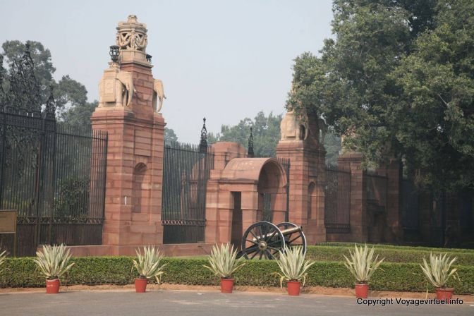 Delhi Palis Ministeres - India
