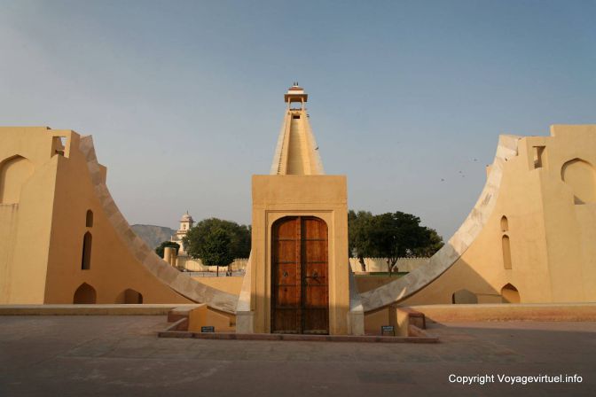 Jaipur Jantar Mantar Observatoire Grand Samrat Yantra - India