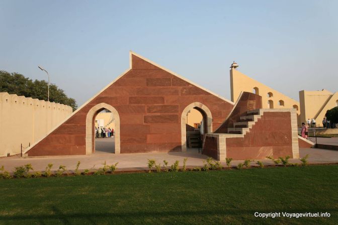 Jaipur Jantar Mantar Observatoire Petit Samrat Yantra - India