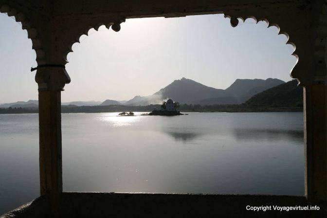 Udaipur Fateh Sagar Lake - India