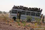 Pokaran road bus a pleine charge.