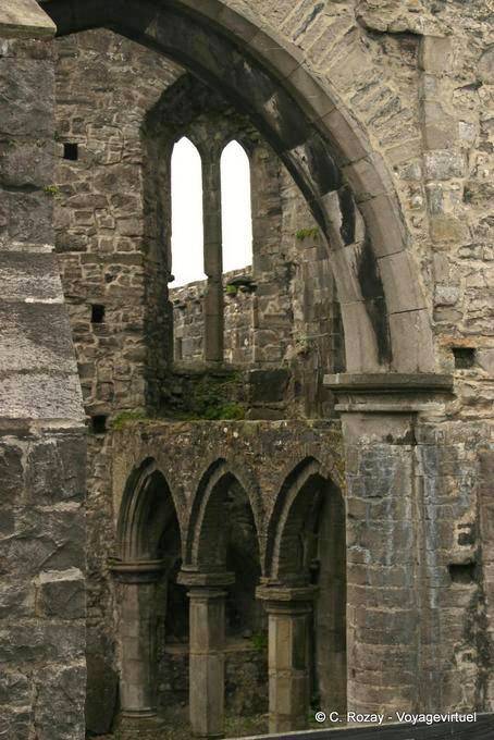 Monasterio Mainistir Shligigh fundada a mediados del siglo 13 por Maurice Fitzgerald, la Abadía de Sligo - Irlanda